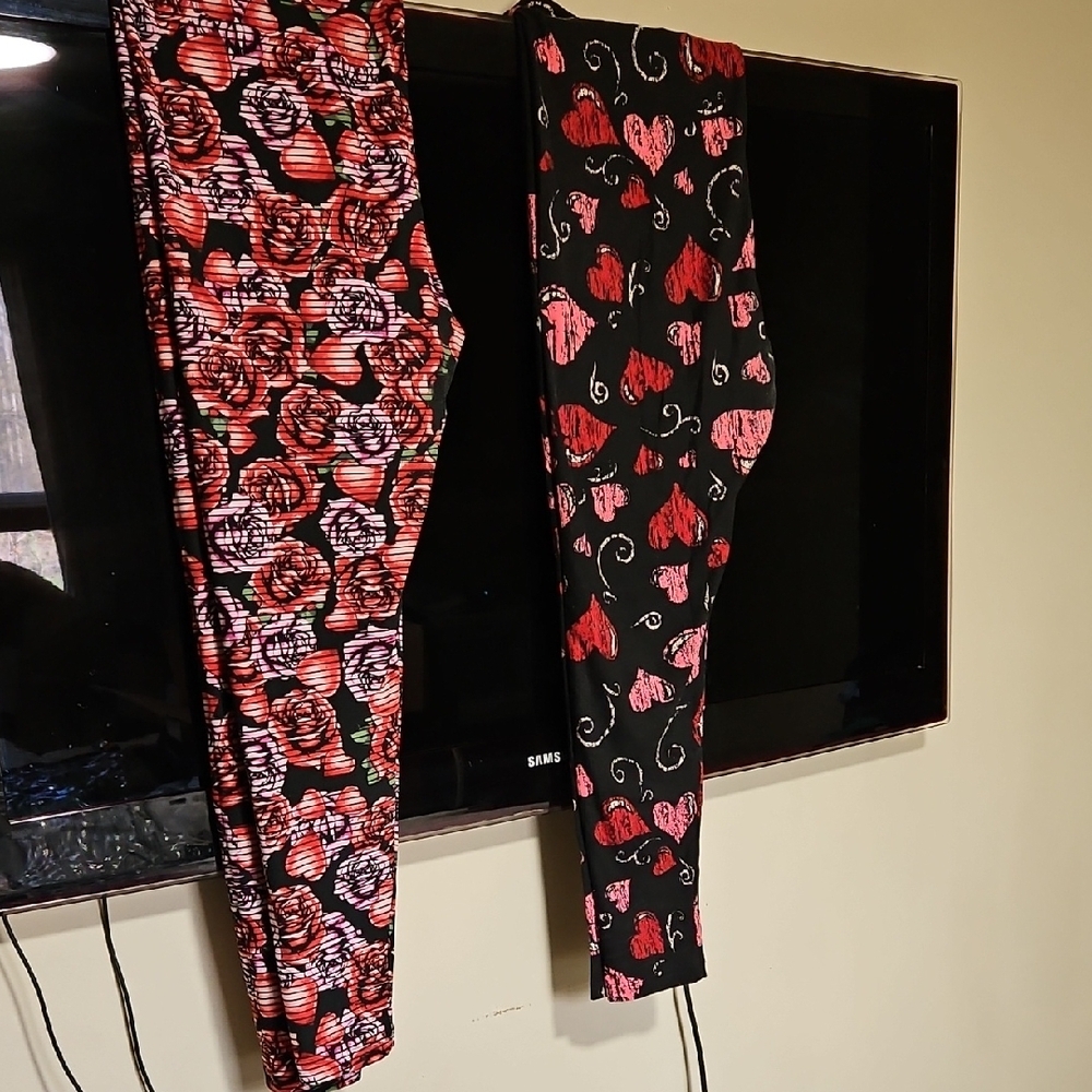 TC2 Floral and Heart Patterned Leggings
